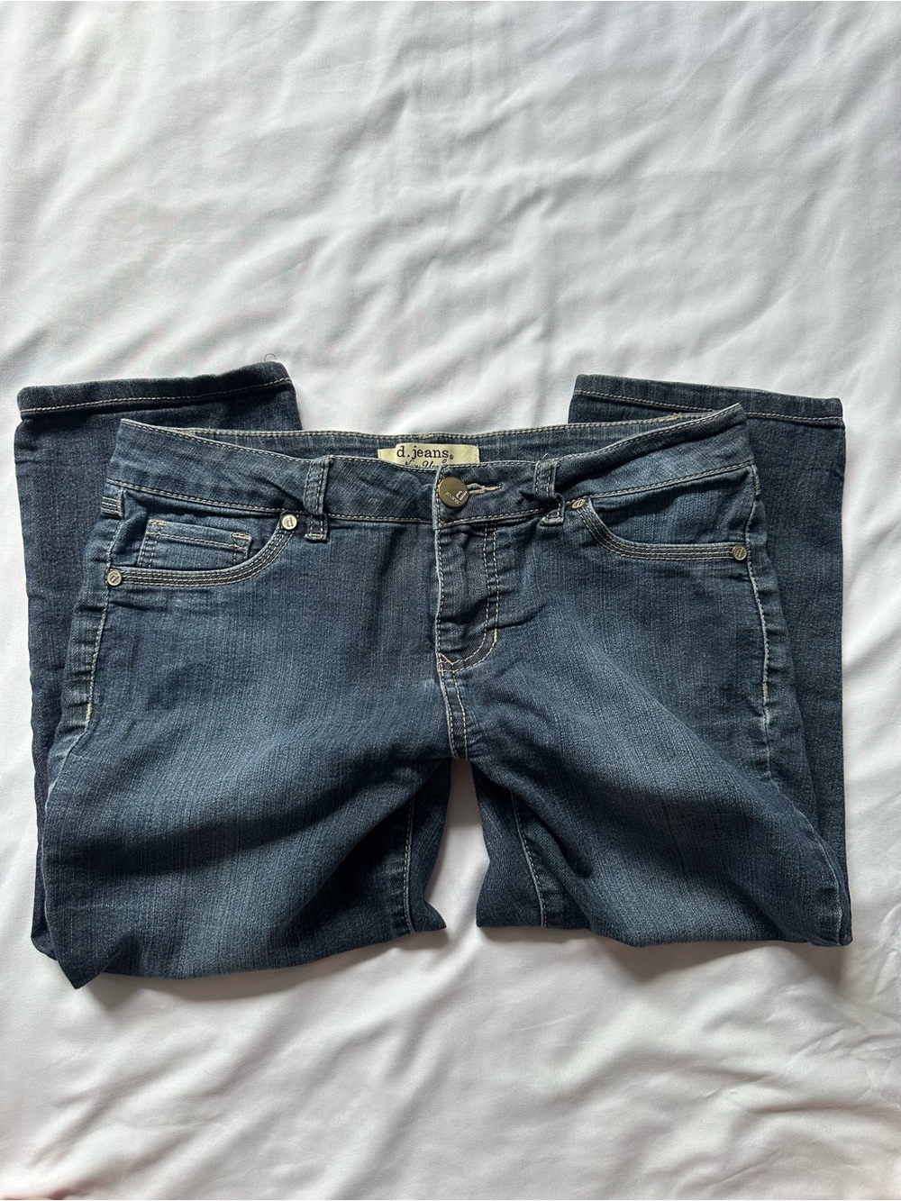d. jeans Women's Low Rise Capri Jeans